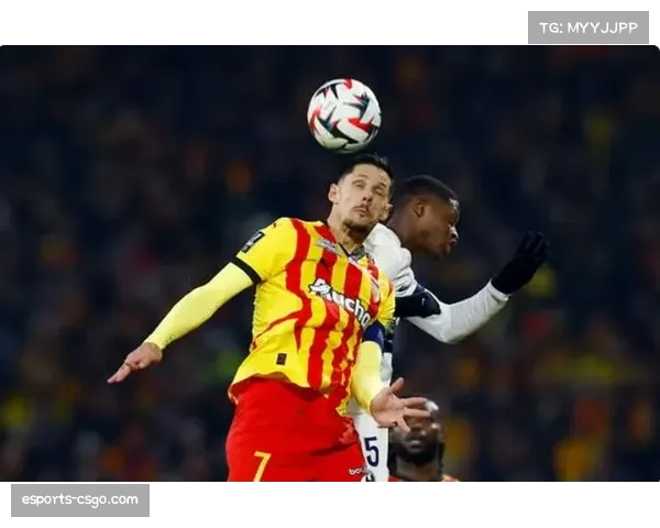 法甲第22轮格局剧变:朗斯反超巴黎登顶,冠军悬念陡增 法甲第22轮格局剧变:朗斯反超巴黎登顶,冠军悬念陡增